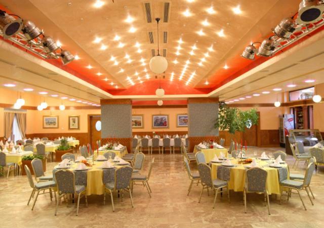 Hotel Dinara ليفنو المظهر الخارجي الصورة