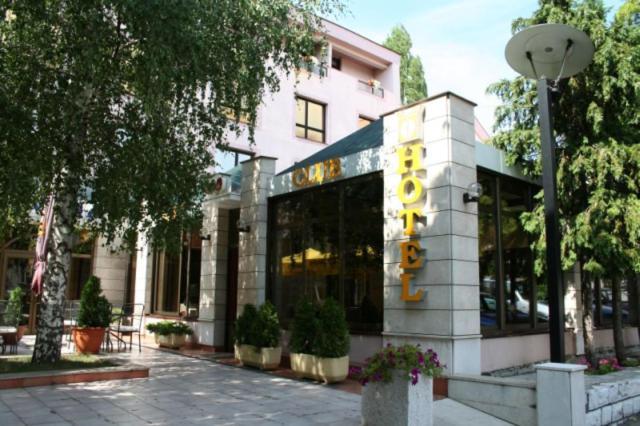 Hotel Dinara ليفنو المظهر الخارجي الصورة