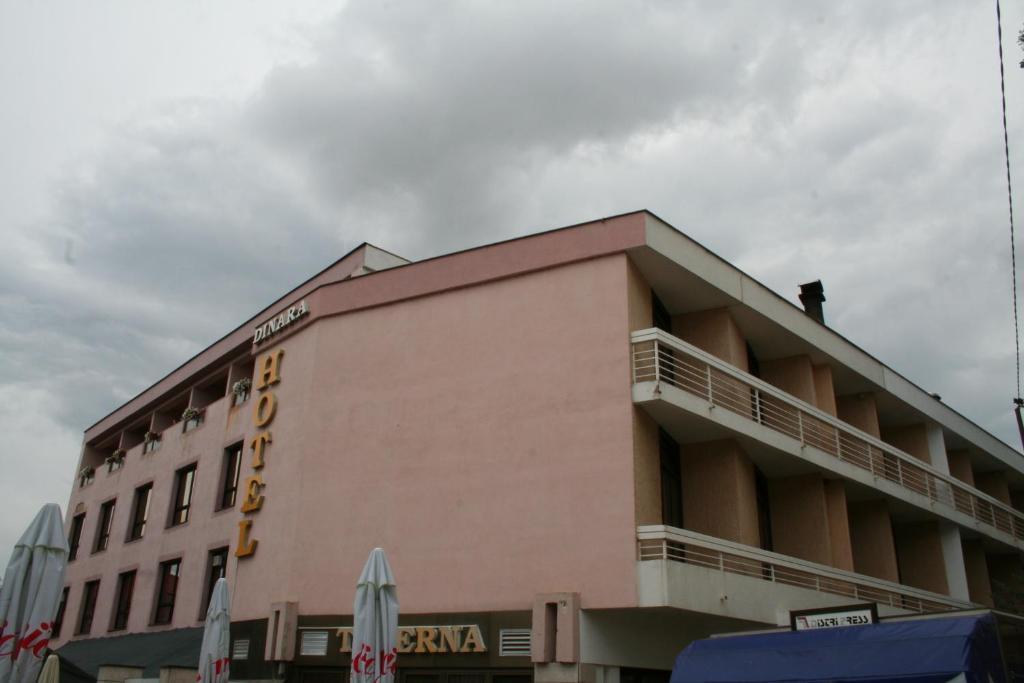 Hotel Dinara ليفنو المظهر الخارجي الصورة